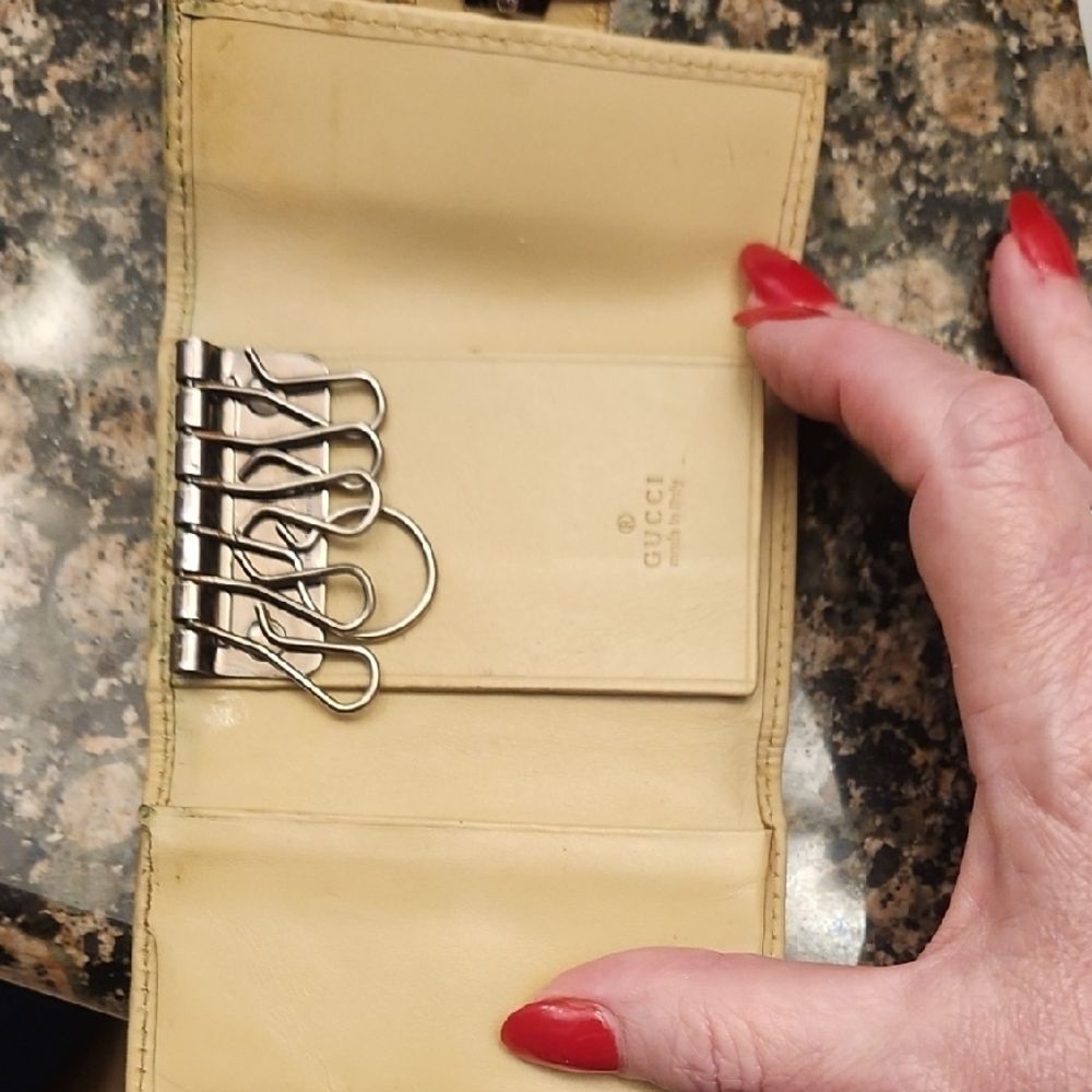 Gucci Beige and Cream Women's Wallet - Picture 2 of 5